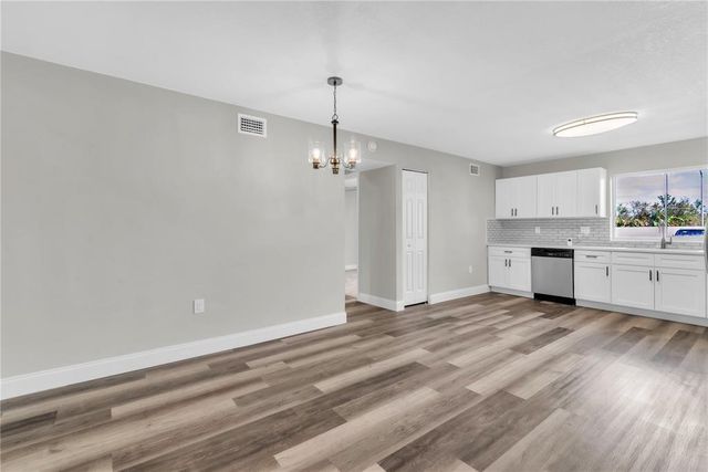 8640 TAHOE COURT 16, Tampa, FL 33614
