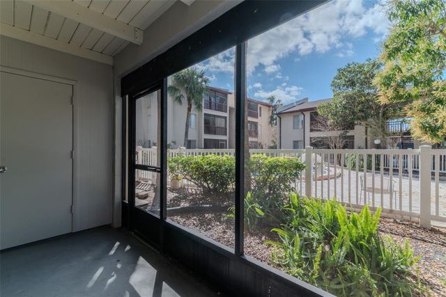 8640 TAHOE COURT 16, Tampa, FL 33614