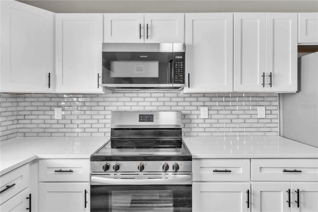8640 TAHOE COURT 16, Tampa, FL 33614
