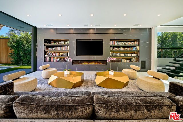 128 N Laurel Avenue, Los Angeles, CA 90048