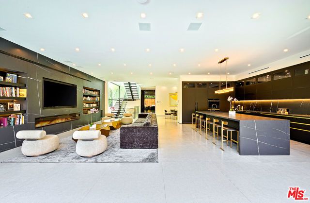 128 N Laurel Avenue, Los Angeles, CA 90048