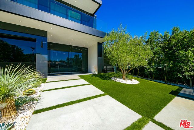 128 N Laurel Avenue, Los Angeles, CA 90048