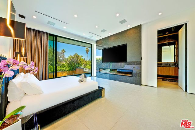 128 N Laurel Avenue, Los Angeles, CA 90048