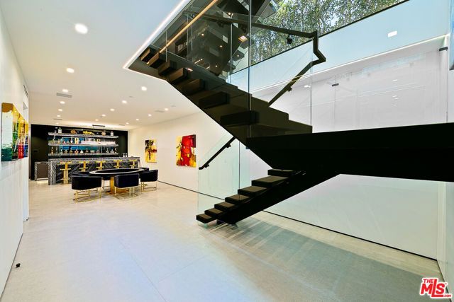 128 N Laurel Avenue, Los Angeles, CA 90048