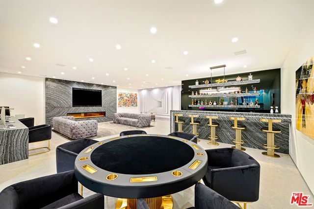128 N Laurel Avenue, Los Angeles, CA 90048