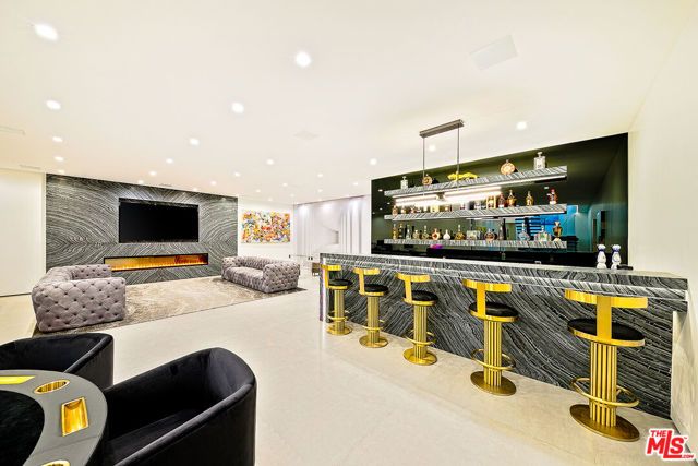 128 N Laurel Avenue, Los Angeles, CA 90048