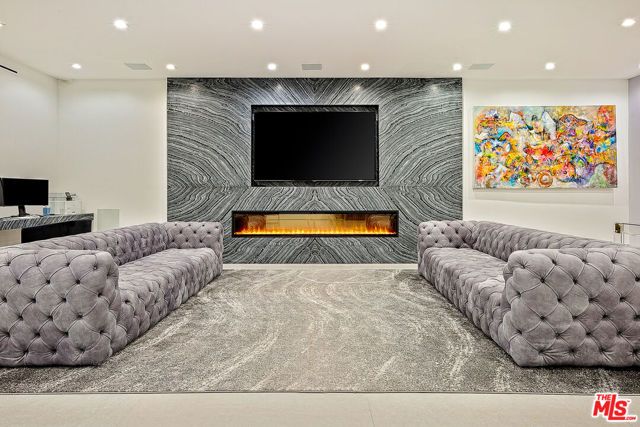 128 N Laurel Avenue, Los Angeles, CA 90048