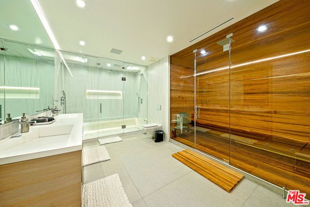 128 N Laurel Avenue, Los Angeles, CA 90048