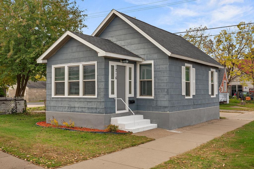 1216 Livingston STREET, La Crosse, WI 54603