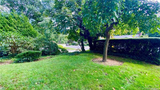 55 Davis Street 2, Locust Valley, NY 11560