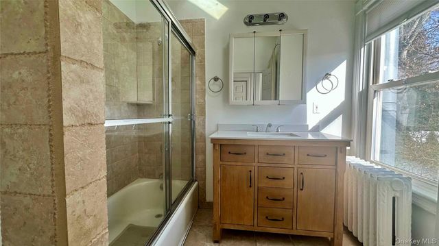 55 Davis Street 2, Locust Valley, NY 11560