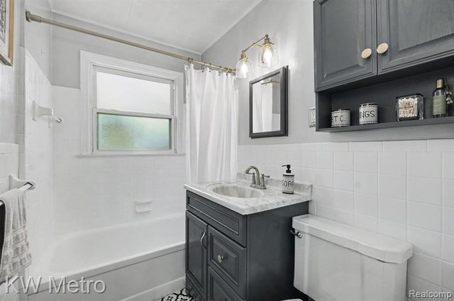 2422 Shevlin Street, Ferndale, MI 48220