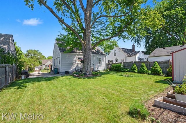 2422 Shevlin Street, Ferndale, MI 48220