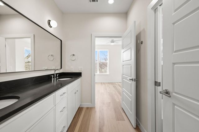 4801 Sara DR B, Austin, TX 78721