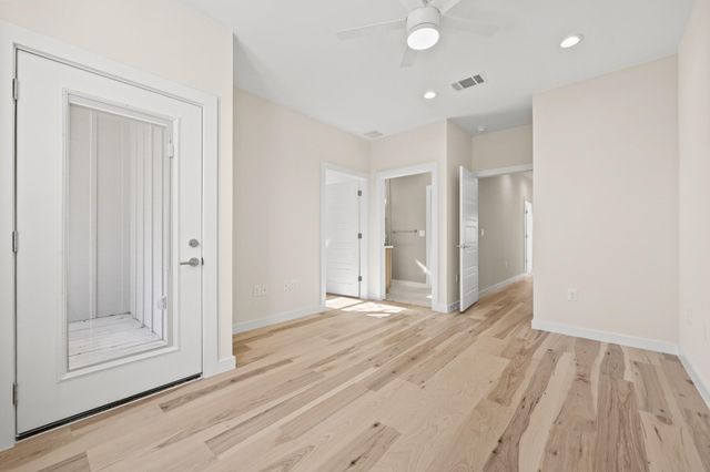 4801 Sara DR B, Austin, TX 78721