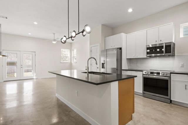 4801 Sara DR B, Austin, TX 78721