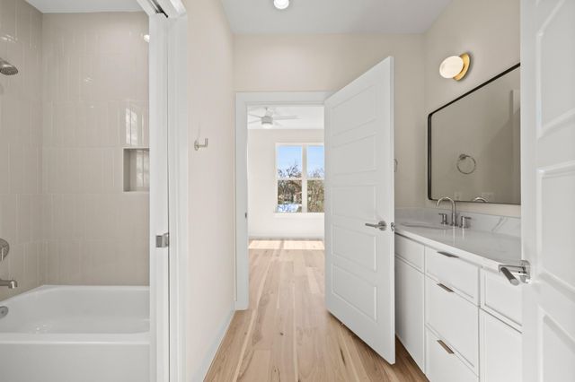 4801 Sara DR B, Austin, TX 78721