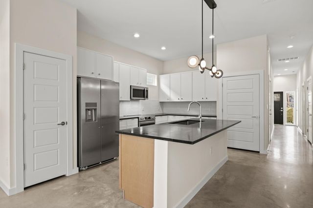 4801 Sara DR B, Austin, TX 78721