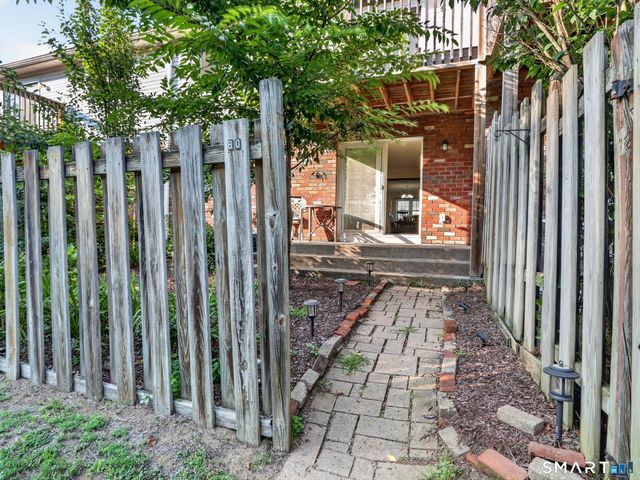 10 Bradley Circle B10, Enfield, CT 06082