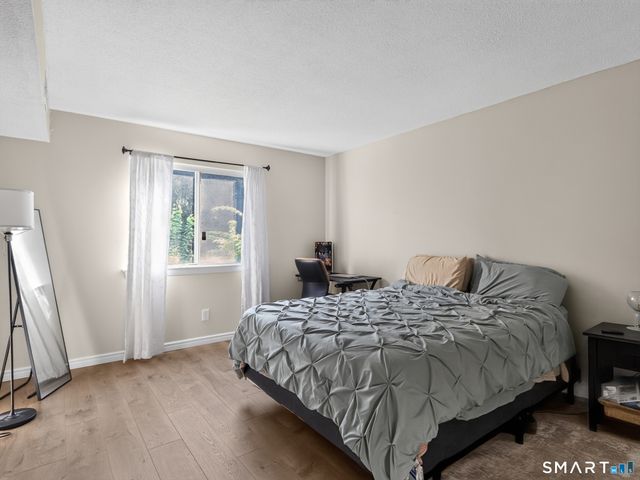 10 Bradley Circle B10, Enfield, CT 06082