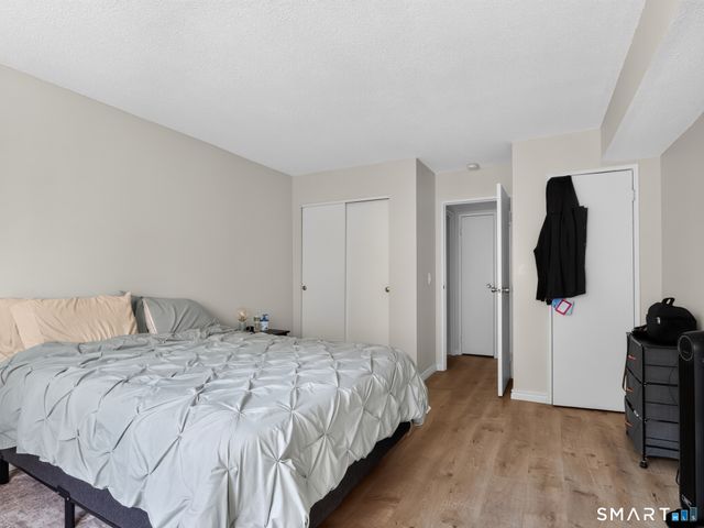 10 Bradley Circle B10, Enfield, CT 06082