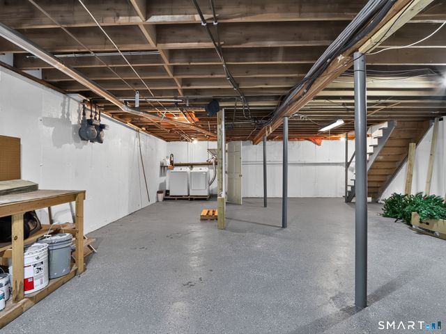 10 Bradley Circle B10, Enfield, CT 06082