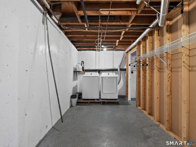 10 Bradley Circle B10, Enfield, CT 06082