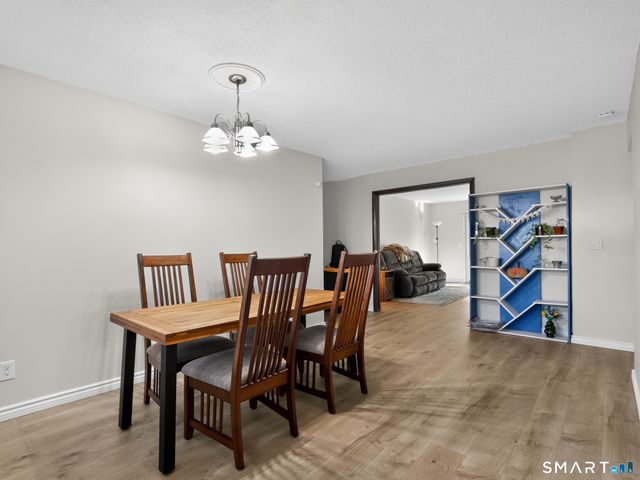 10 Bradley Circle B10, Enfield, CT 06082