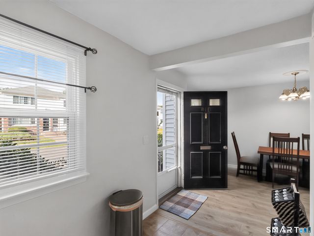 10 Bradley Circle B10, Enfield, CT 06082