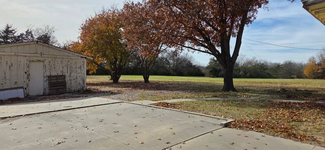 128 Estate West Road, Sherman, TX 75092