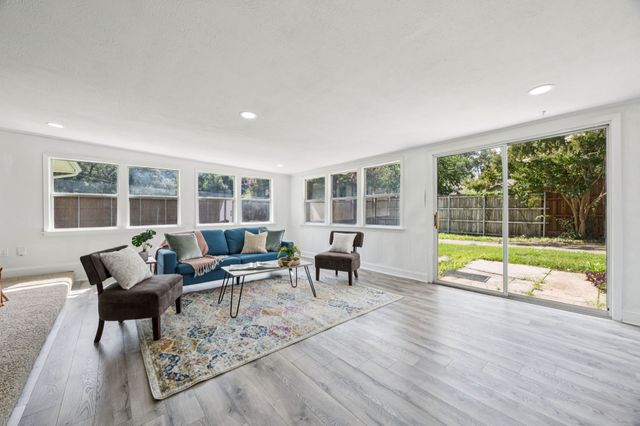 301 Ridgebriar Drive, Richardson, TX 75080