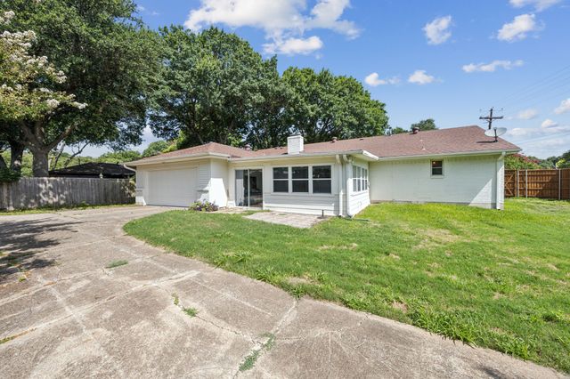 301 Ridgebriar Drive, Richardson, TX 75080
