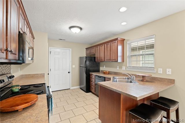 2603 Pinehurst Court, New Albany, IN 47150