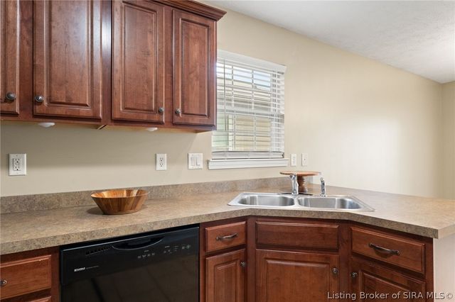 2603 Pinehurst Court, New Albany, IN 47150