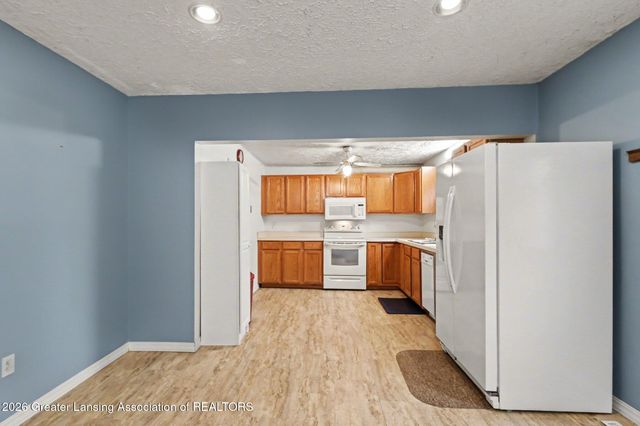 3527 Ruth Avenue, Lansing, MI 48910