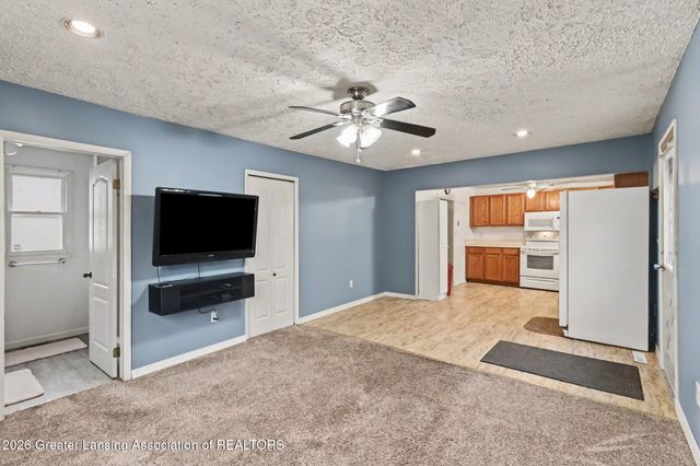 3527 Ruth Avenue, Lansing, MI 48910