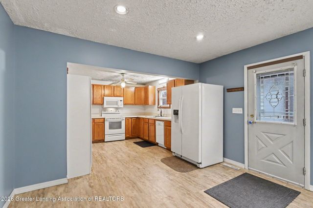 3527 Ruth Avenue, Lansing, MI 48910