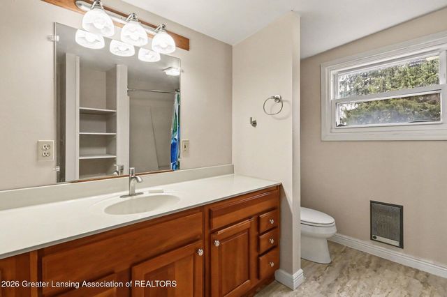 3527 Ruth Avenue, Lansing, MI 48910