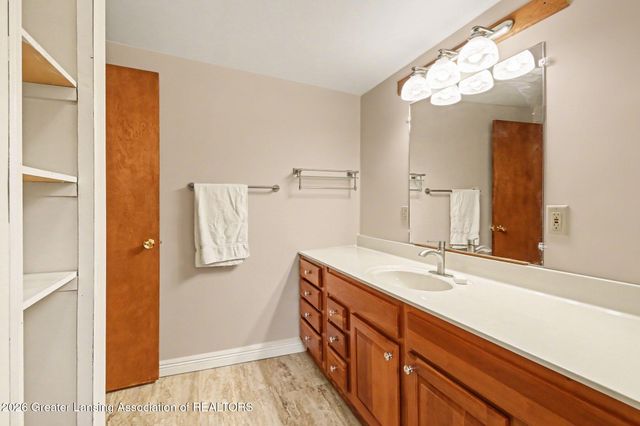 3527 Ruth Avenue, Lansing, MI 48910