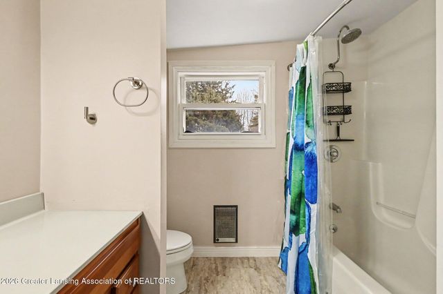 3527 Ruth Avenue, Lansing, MI 48910