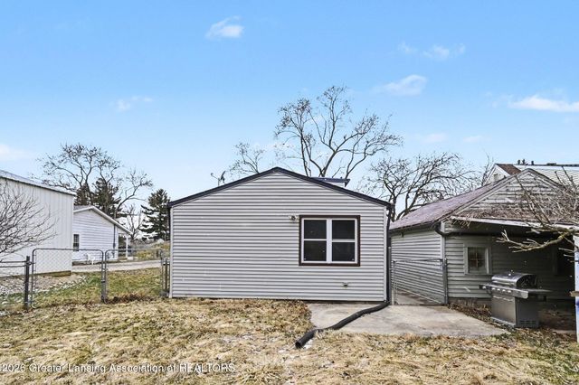 3527 Ruth Avenue, Lansing, MI 48910
