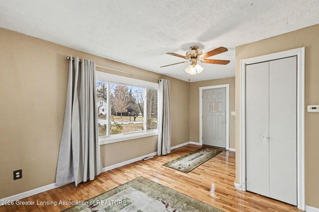 3527 Ruth Avenue, Lansing, MI 48910