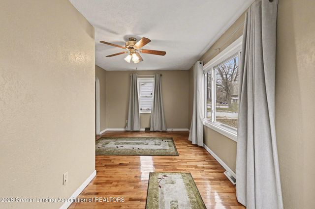 3527 Ruth Avenue, Lansing, MI 48910