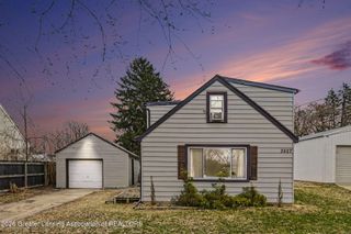 3527 Ruth Avenue, Lansing, MI 48910