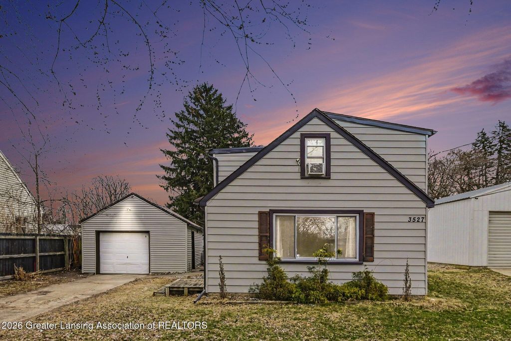 3527 Ruth Avenue, Lansing, MI 48910
