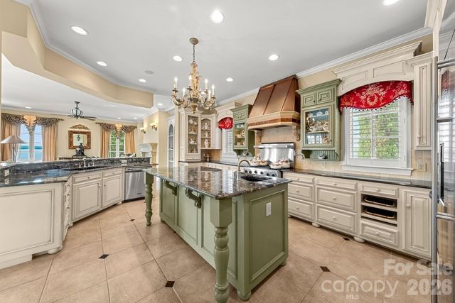 331 Ivy Arbor Cir, Rock Hill, SC 29732