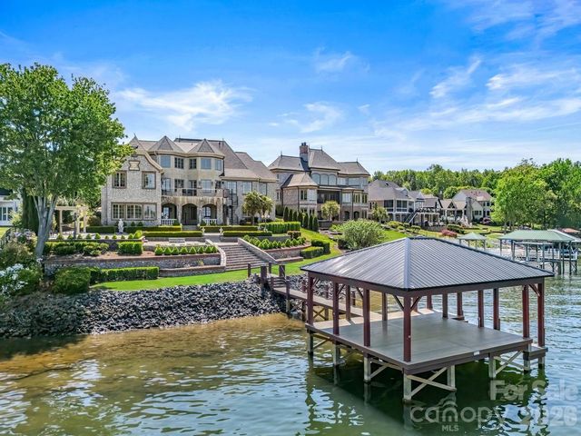 331 Ivy Arbor Cir, Rock Hill, SC 29732