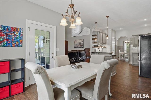 917 River Birch Court, Chatham, IL 62629