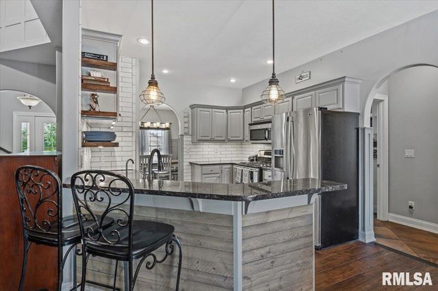 917 River Birch Court, Chatham, IL 62629