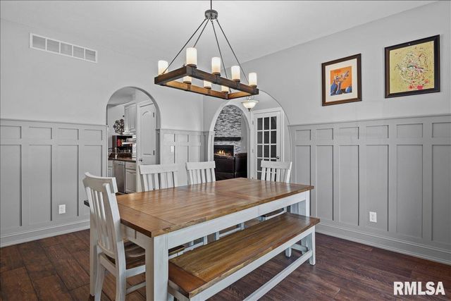 917 River Birch Court, Chatham, IL 62629